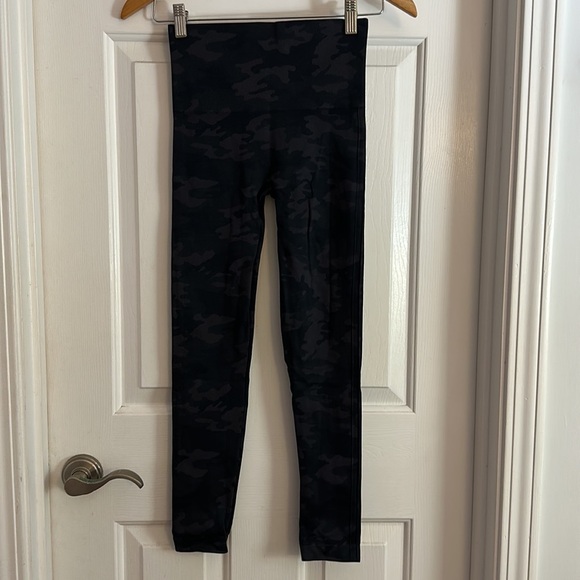 Spanx look at me now camo seamless leggings green grey navy small - Picture 3 of 6